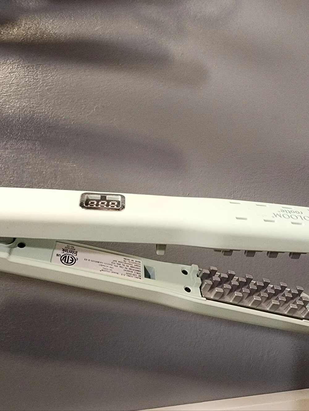 VOLOOM 2.0 Rootie  Hair Volumizing Iron Tool in Mint Green